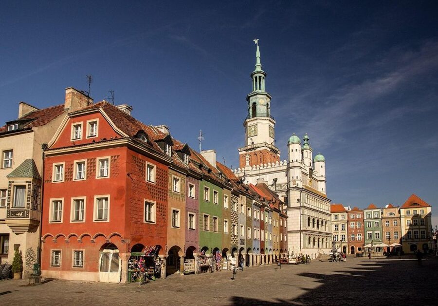 From Golden Age to Fall and Rebirth of Poland - Imperial District around Mickiewicz Park: an architecture gallery you can walk