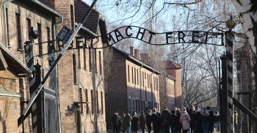 From Krakow: Auschwitz-Birkenau and Self-Guided Day Tour - Judenrampe: the selection point, explained through your own pace