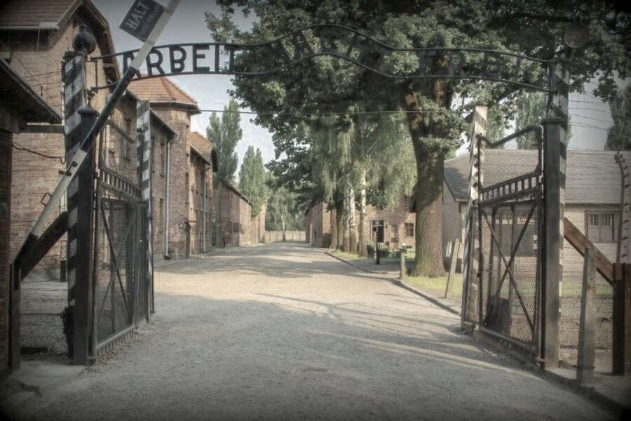 From Krakow: Auschwitz-Birkenau Private or Shared Tour - Duration and pacing, why the 7 hours matters