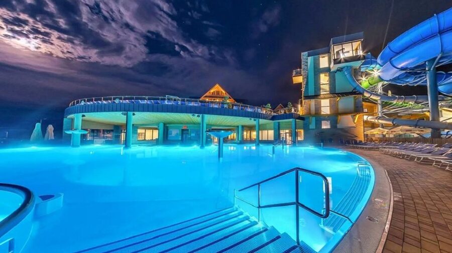 From Krakow: Chochołowskie Thermal Baths Ticket and Transfer - When you arrive: getting oriented fast in a busy spa