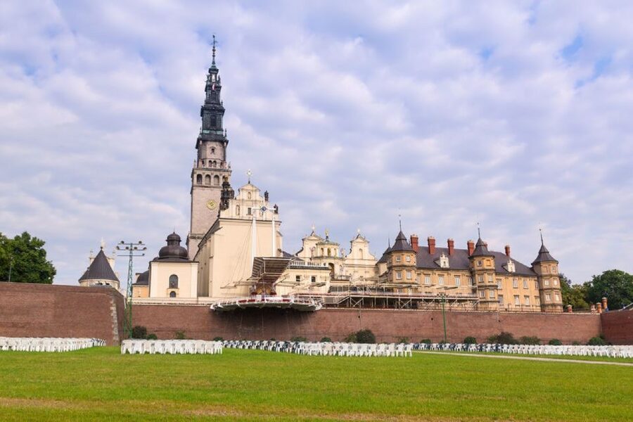 From Kraków: Częstochowa & Łagiewniki Pilgrim Sites Tour - How the day runs: Kraków pickup to Częstochowa summit and back