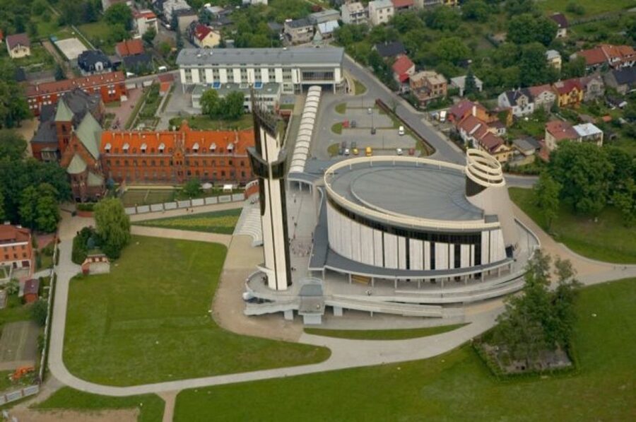 From Kraków: Częstochowa & Łagiewniki Pilgrim Sites Tour - Price and value for an 8-hour round trip from Kraków