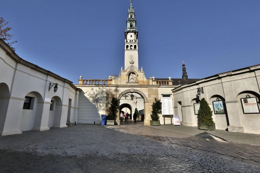 From Krakow: Czestochowa - The Black Madonna - Skip-the-line entry that actually saves time