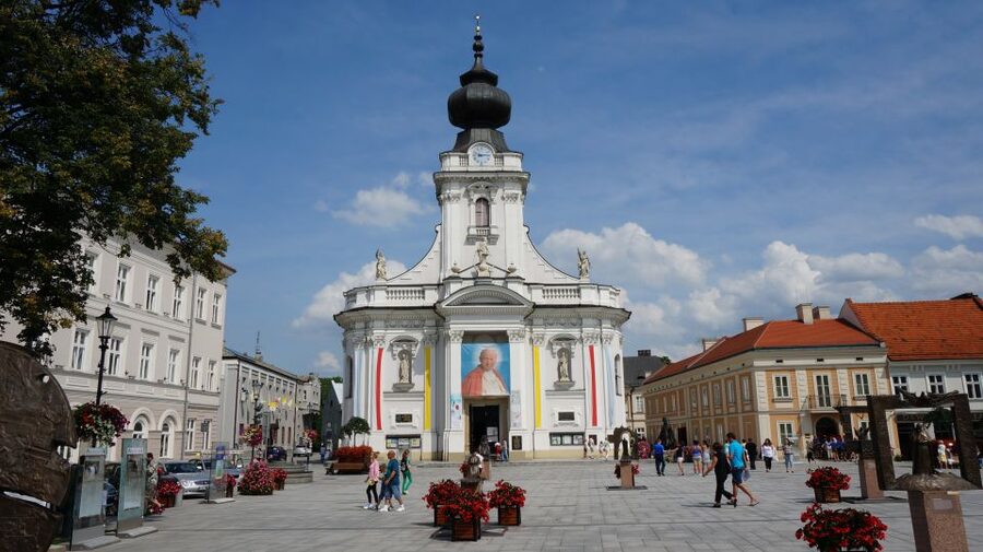 From Krakow: Full-Day Wadowice & Czestochowa Tour - Key things that make this tour worth your time