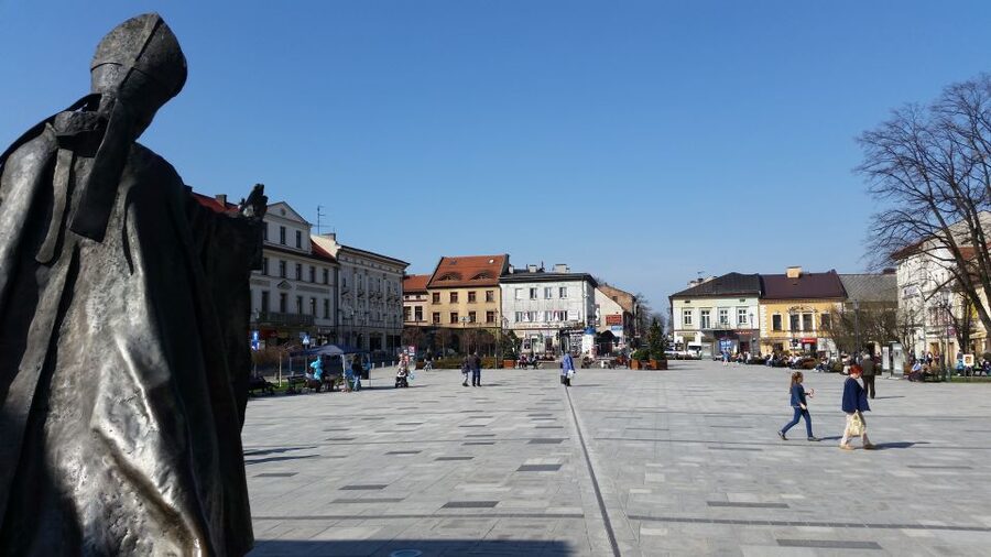 From Krakow: Full-Day Wadowice & Czestochowa Tour - Częstochowa and Jasna Góra: the Black Madonna chapel experience