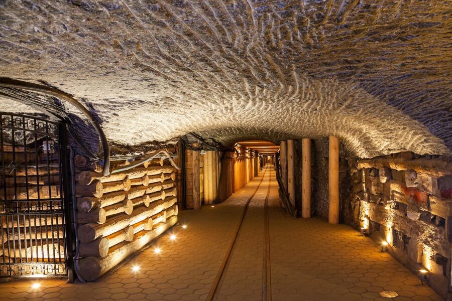 From Krakow: Guided Wieliczka Salt Mine Tour - Chasing beauty and meaning in the 20 chambers
