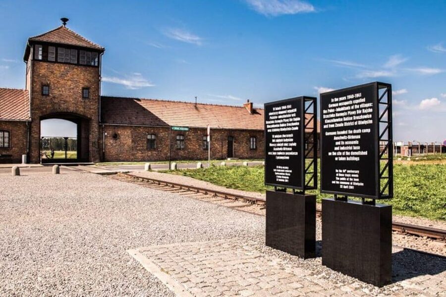 From Krakow: Roundtrip Transportation to Auschwitz Birkenau - The Ride: Air-Conditioned, Structured, and Easy to Follow