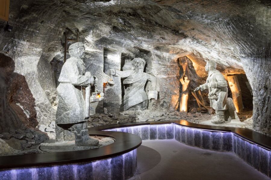 From Krakow: Wieliczka Salt Mine Guided Tour - Underground chambers and salt art: what you will actually see