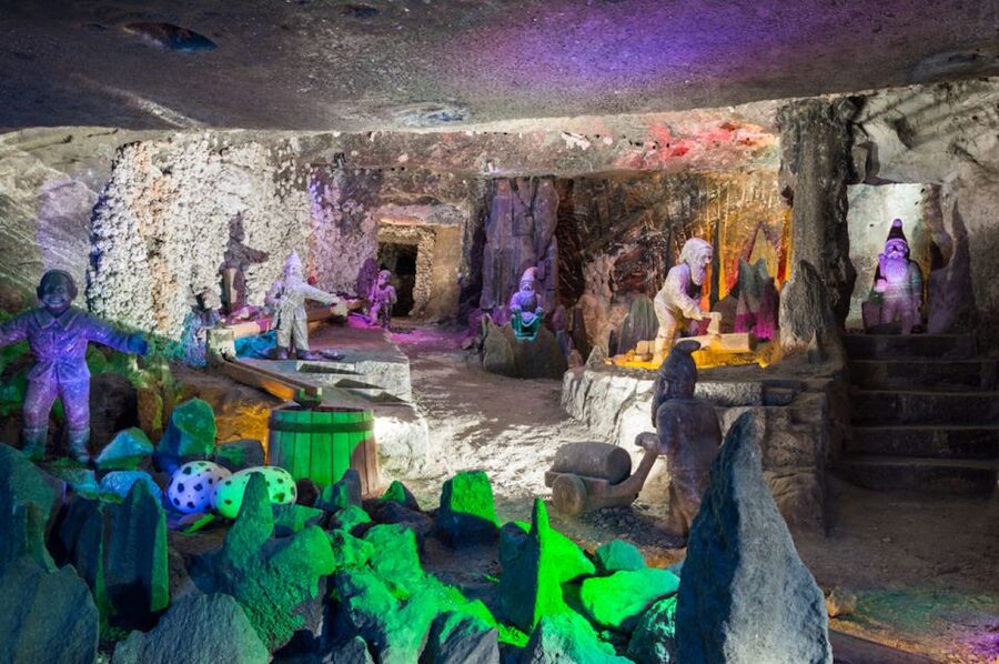 From Krakow: Wieliczka Salt Mine Tour with Guide - Why Wieliczka feels different from other “underground” sights