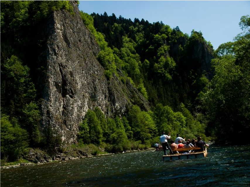 From Krakow: Zakopane and Dunajec River Rafting Tour - The raft crew, English narration, and how commentary changes the experience