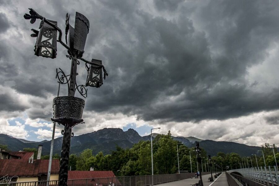 From Krakow: Zakopane and Dunajec River Rafting Tour - Zakopane’s Krupowki bazar: shopping with character (not just tourist stops)