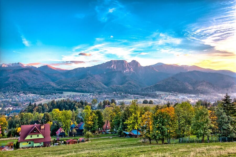 From Krakow: Zakopane Day Trip with Funicular & Food Tasting - Gubalówka Funicular: The Efficient Route to Big Tatra Views