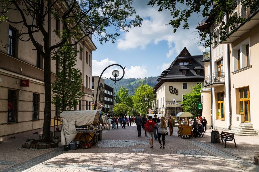 From Krakow: Zakopane Tour with Gubalowka Funicular & Museum - Gubałówka funicular: the easy way to earn big mountain views