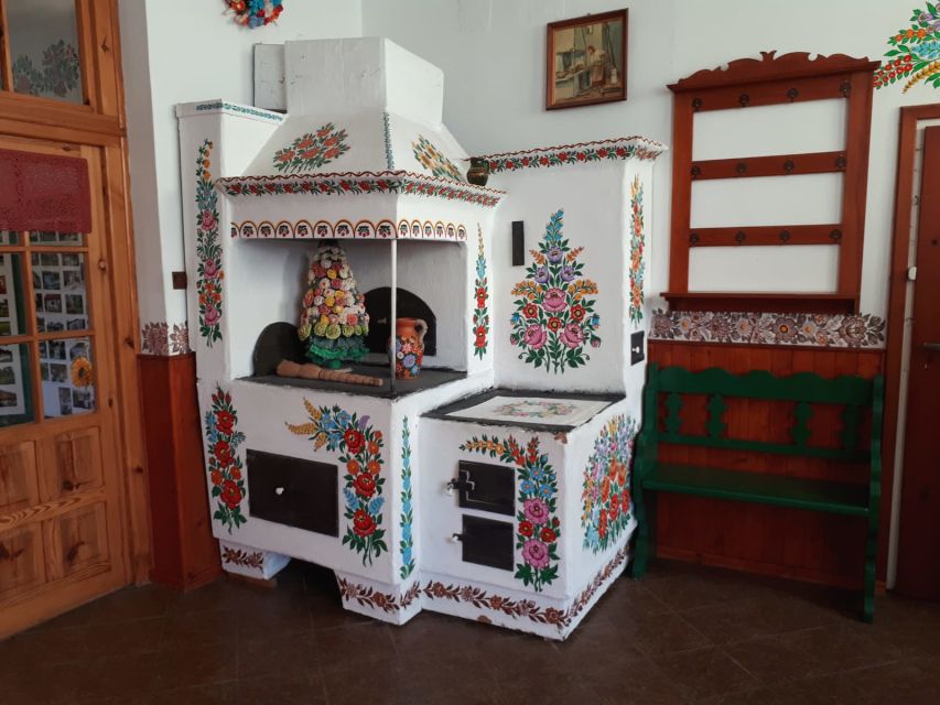 From Krakow: Zalipie Village Day-Tour - Dom Malarek: the House of the Female Painters, and what it means