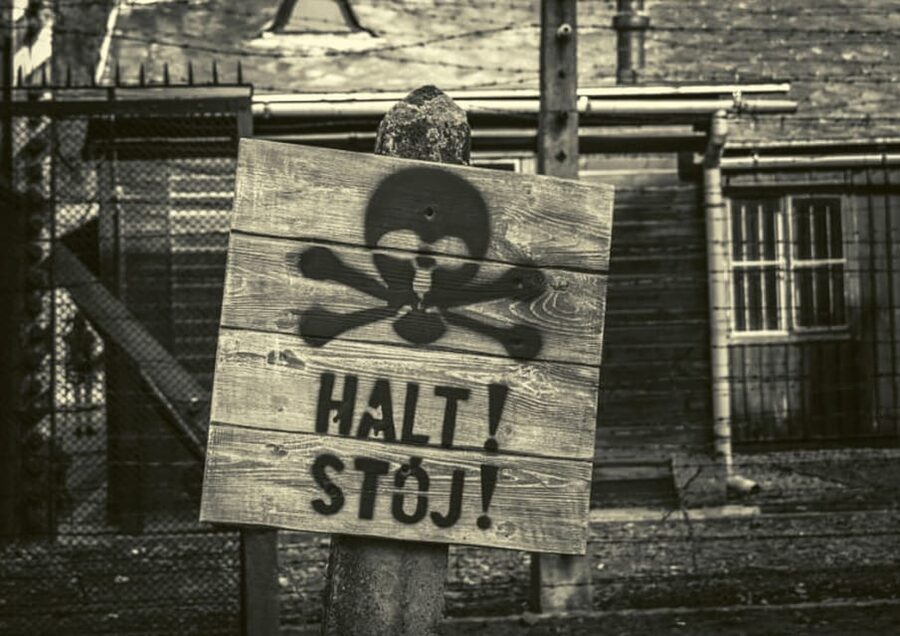From Warsaw: Auschwitz Day Tour by Private Car with Lunch - Getting From Warsaw to Auschwitz in a Private Car