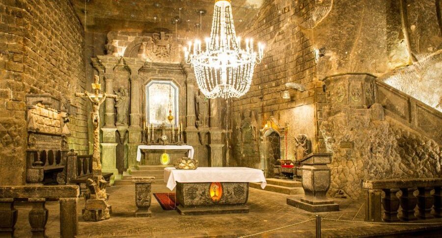 From Warsaw: Guided Tour to Wieliczka Salt Mine and Krakow - Key Highlights You Can Plan Around