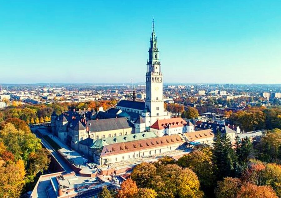 From Warsaw: Jasna Gora & Black Madonna Small Group Tour - Small group comfort, English guide, and why the cap matters