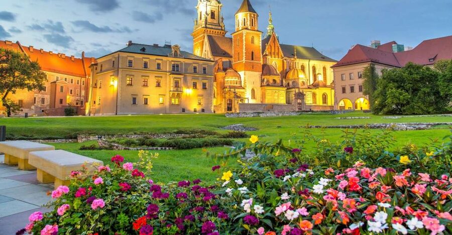 From Warsaw: Krakow Sightseeing Tour by Express Train - Main Market Square and St. Florian’s Gate: Cloth Hall and city walls