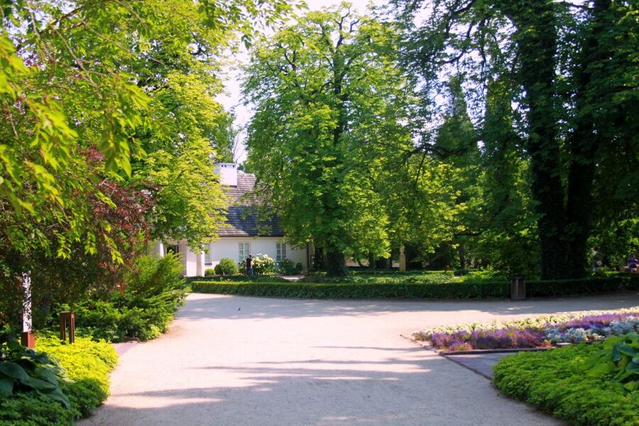 From Warsaw: Tour to Chopin's Birthplace - Żelazowa Wola - Timing, walking, and what a 6-hour day really feels like