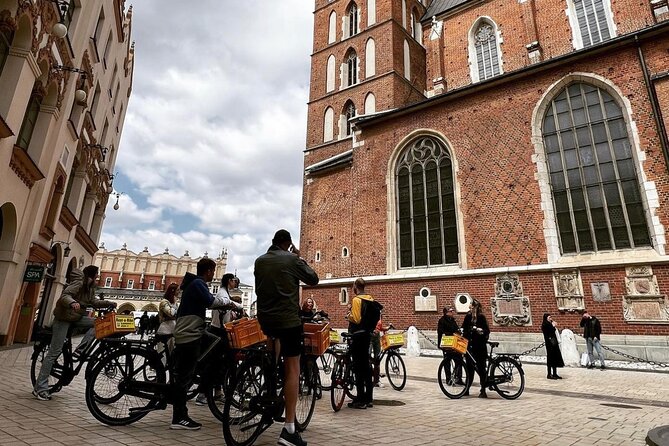 Full Bike Tour - the Old Town, Jewish Qtr & the Ghetto NEW BIKES - Entering Krakow by bike lanes and car-free streets