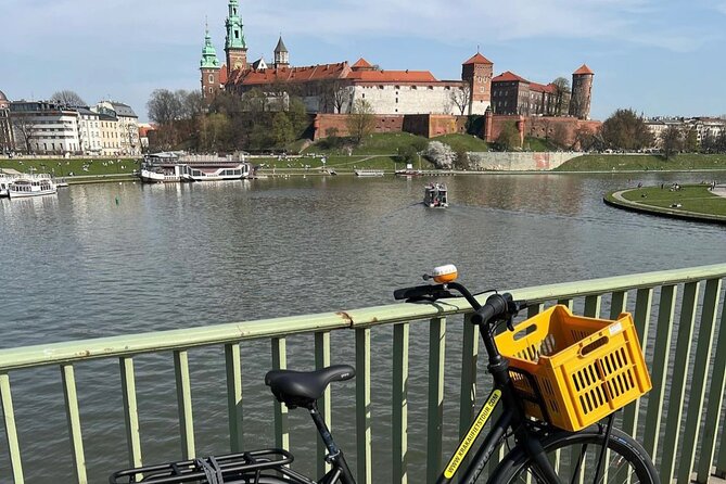 Full Bike Tour - the Old Town, Jewish Qtr & the Ghetto NEW BIKES - The nicest bike lanes and the calm ride between worlds