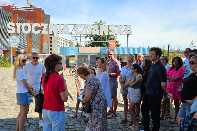 Gdansk European Solidarity Centre Guided Tour - What the professional guide adds in an English tour