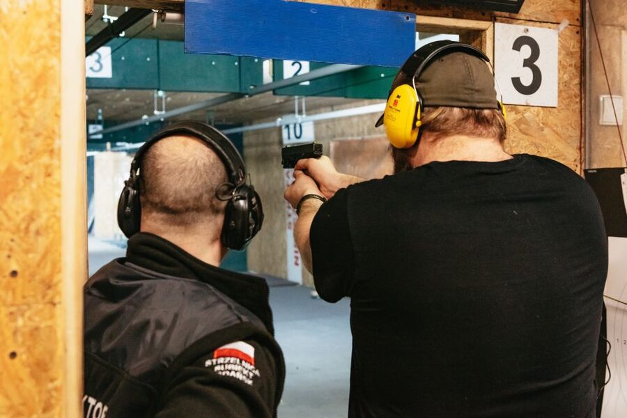 Gdańsk: Extreme Gun Shooting Experience with Transfers - The Main Event: Firing AK-47 Kalashnikov and Glock 17/19