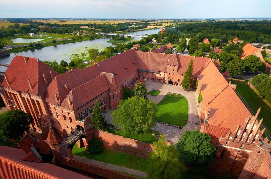 Gdansk: Malbork Castle Regular Tour - Walking, Timing, and Photography: Plan for a “Good Pace,” Not a Long Sit