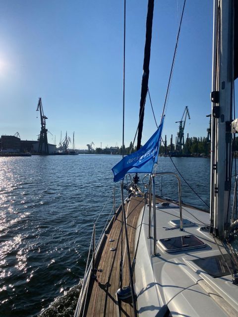 Gdańsk: Motlawa and Port yacht cruise with Welcome Drink - Why a working-port yacht cruise is the smart way to see Gdańsk