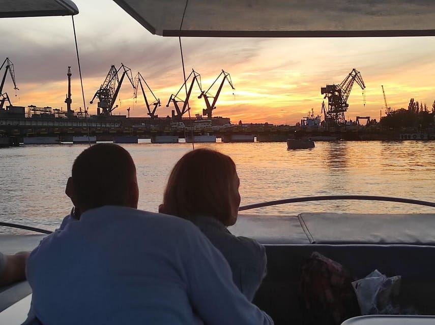 Gdańsk: Motława River Eco Cruise at Sunset with Prosecco - Gdańsk Shipyard: cranes, sea breeze, and a real sense of place