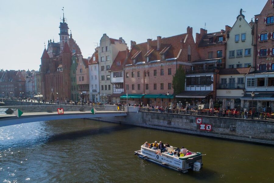 Gdańsk: Motlawa River Sightseeing Catamaran Cruise - Fish market, promenade, and Brabank’s mix of old and new