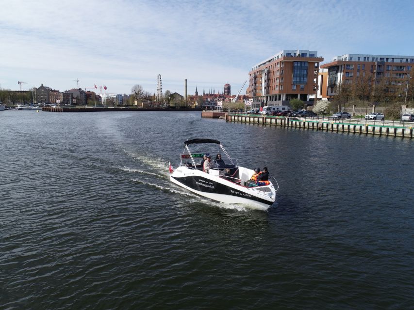 Gdańsk: Motlawa River Yacht Cruise - Shipyards and Polish Hook: the industrial side you do not want to miss