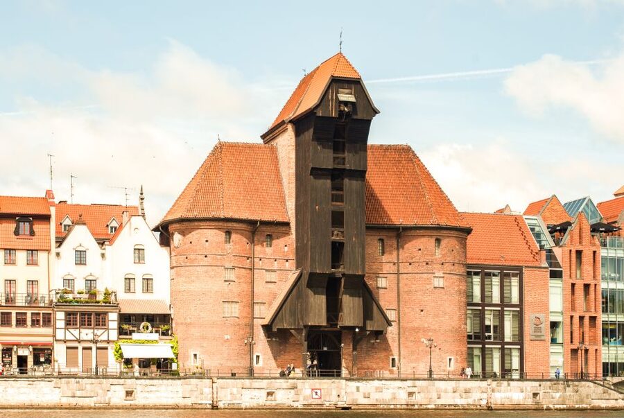 Gdańsk: Motlawa River Yacht Cruise - Recorded commentary in German, English, Polish, and how to handle the audio style