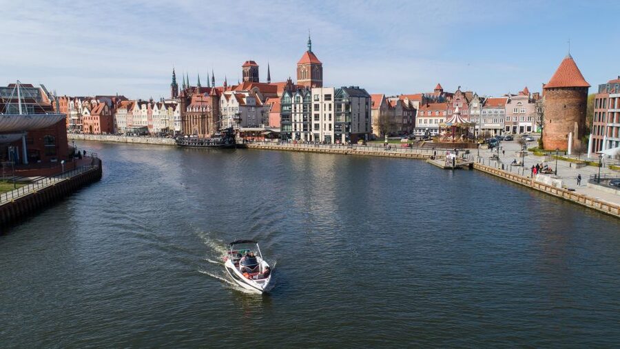 Gdańsk: Motlawa River Yacht Cruise - Finding the start at the Green Bridge water tram stop by Długa Street