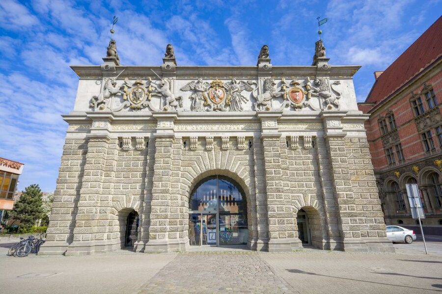 Gdansk Old Town 2-Hour Walking Tour - Motława River views: the walk shifts from monuments to trade reality