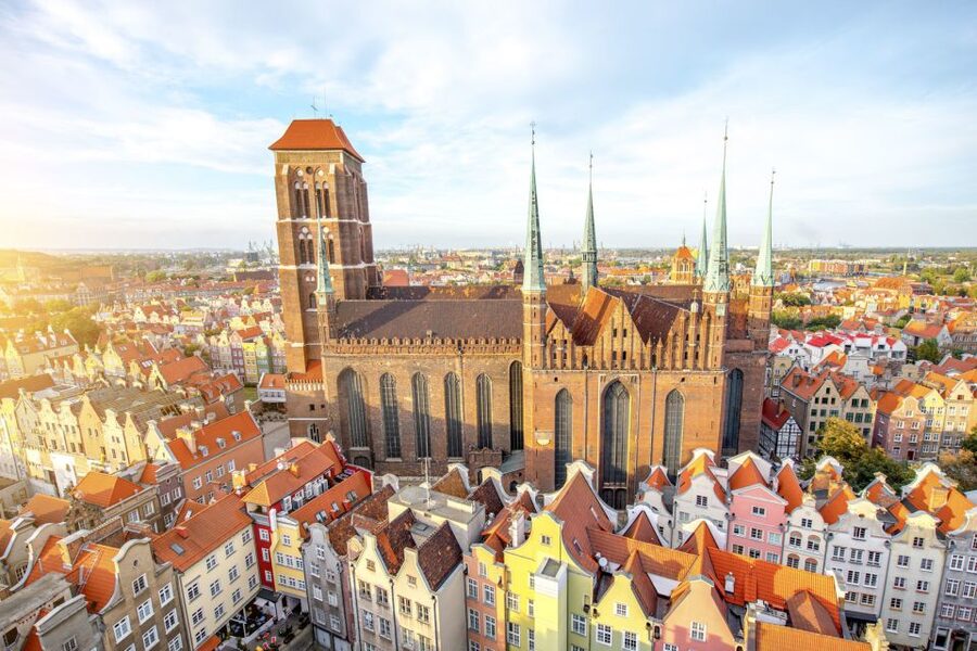 Gdańsk: Old Town Private Walking Tour with Legends and Facts - The Great Armoury Finish: A Renaissance Landmark With a Strong Ending
