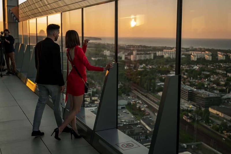 Gdańsk: Olivia Star Sky-High Views, Dinner, and Cocktails - Olivia Star in plain terms, what you’re buying