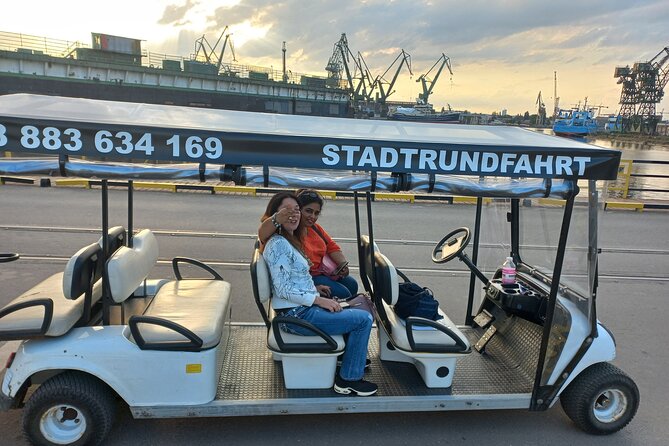 Gdansk: Private City Sightseeing Tour by Buggy/Cart LIVE GUIDED - Getting your bearings with Neptune’s Fountain through the Old Town gates