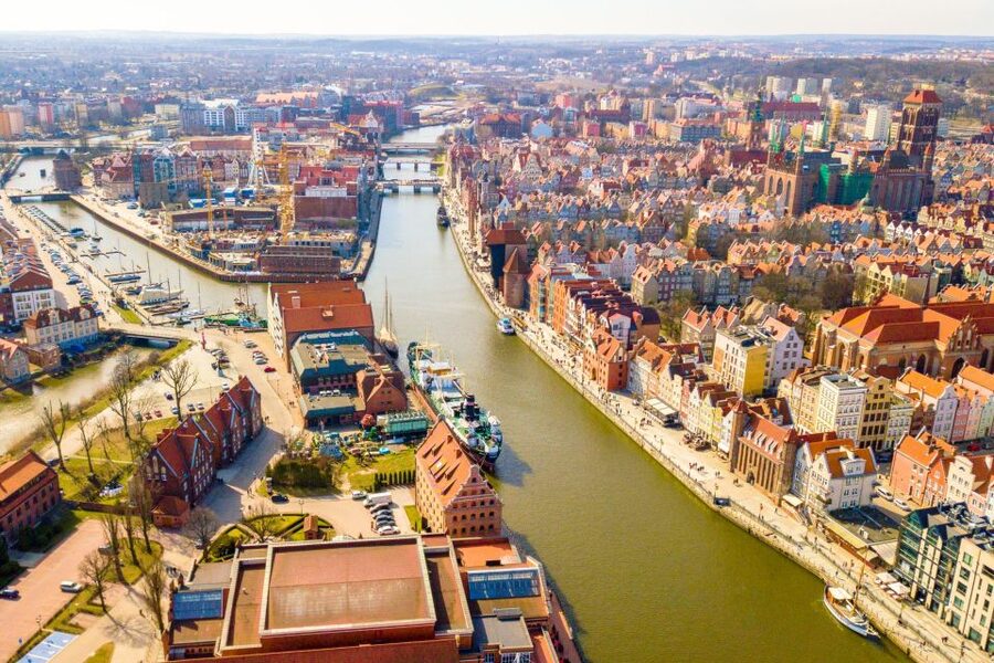 Gdansk: Private Old Town Tour - The kind of guide that keeps the city talking