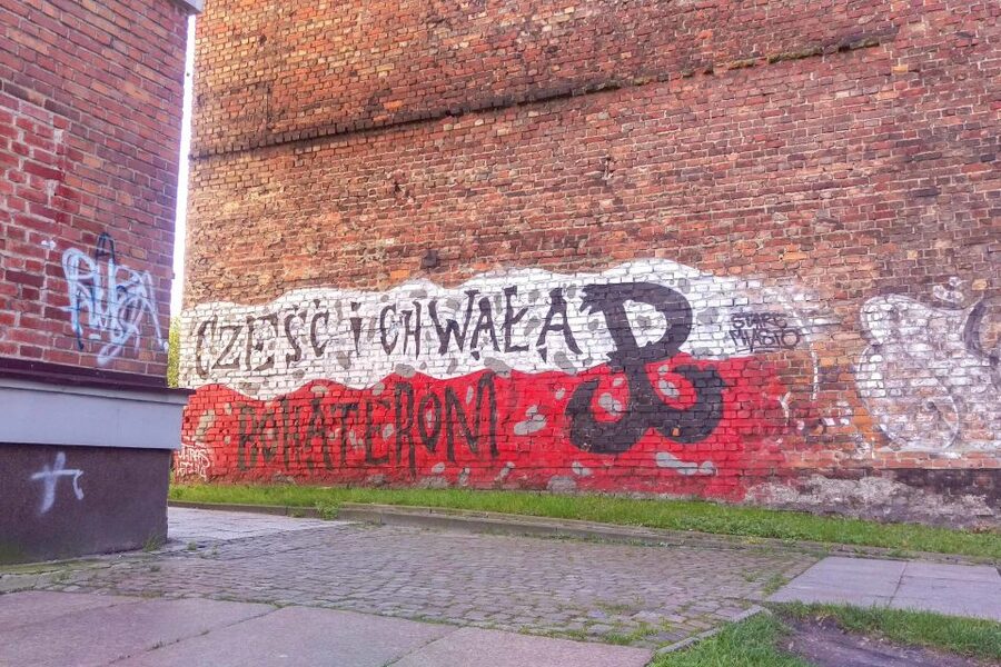 Gdansk: Private Old Town Tour - Tkacka Street and the Great Arsenal: where stories get sharper