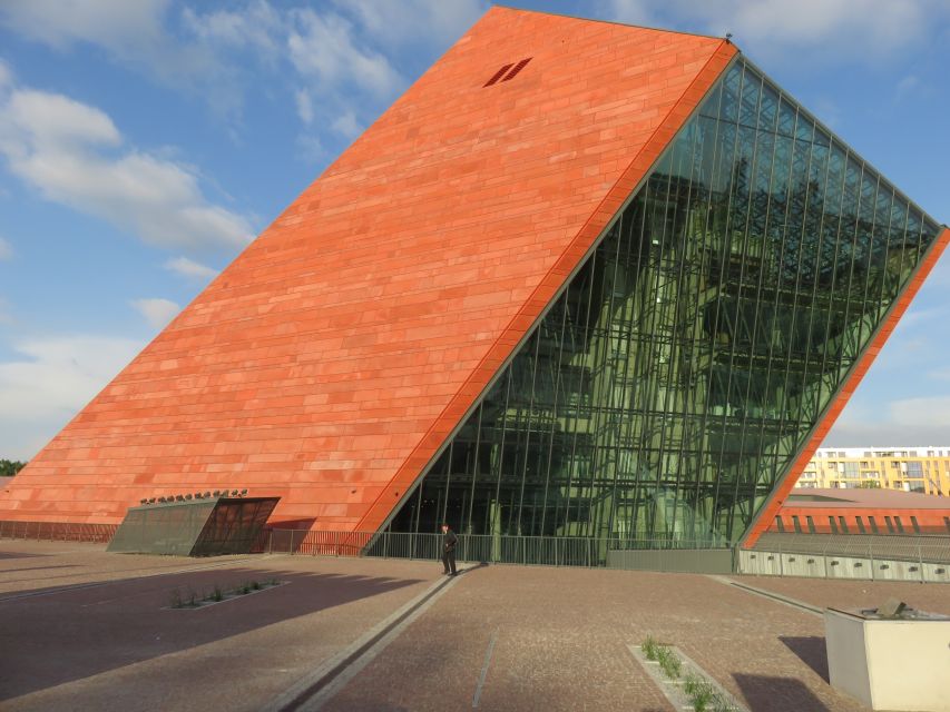 Gdansk Private WWII Tour with Museum of the Second World War - Meeting at Pilecki and getting into the Museum quickly