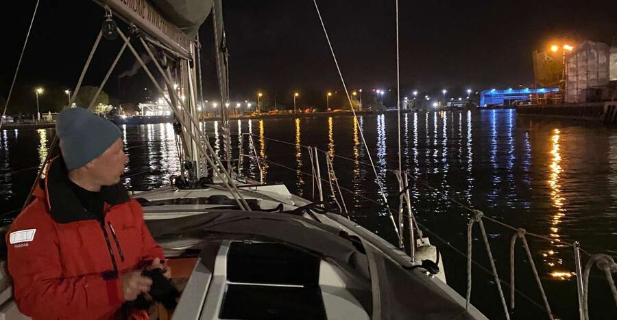 Gdansk: Scenic Evening Yacht Cruise with Welcome Drink - Where you meet: the Oria Magic House quay by the Motława