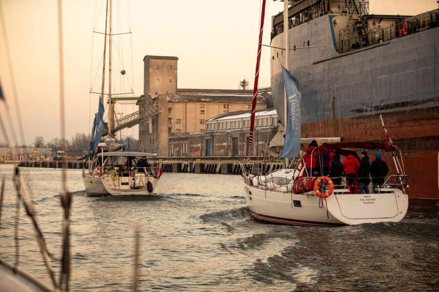 Gdańsk: Scenic Sunset Cruise with Welcome Drink - Key highlights to notice