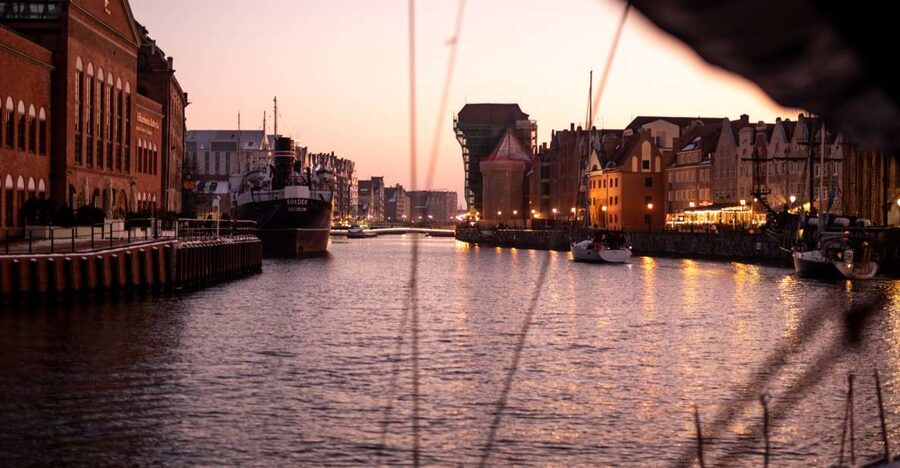 Gdańsk: Scenic Sunset Cruise with Welcome Drink - A Gdańsk sunset cruise that focuses on the port