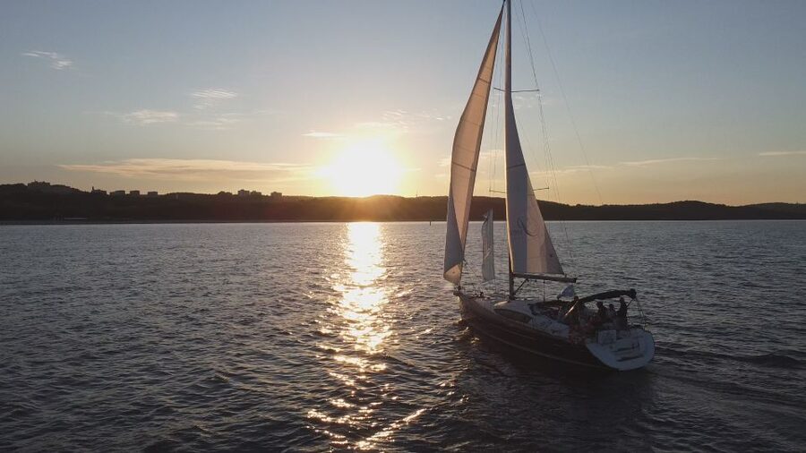 Gdańsk: Scenic Sunset Cruise with Welcome Drink - Should you book this Gdańsk sunset yacht cruise?