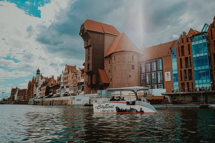 Gdańsk: Sightseeing EcoCruise around the Old Town of Gdansk - Shipyards and modern Marina Gdańsk: past meets today without a museum ticket