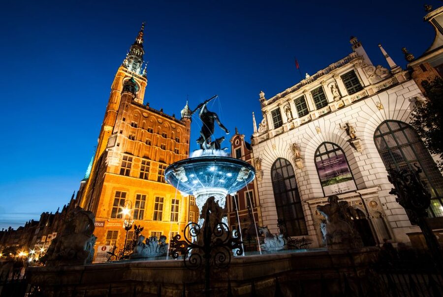 Gdansk: Small Group Walking Tour - Meeting at Neptune’s Statue, then a smart start to the Royal Road