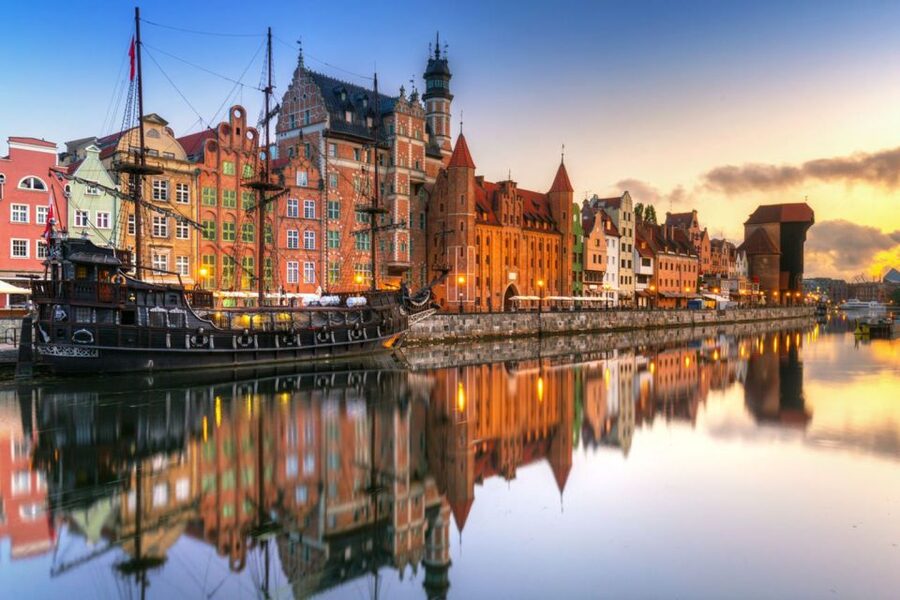 Gdansk: Small Group Walking Tour - What the guide does well, from friendly to practical