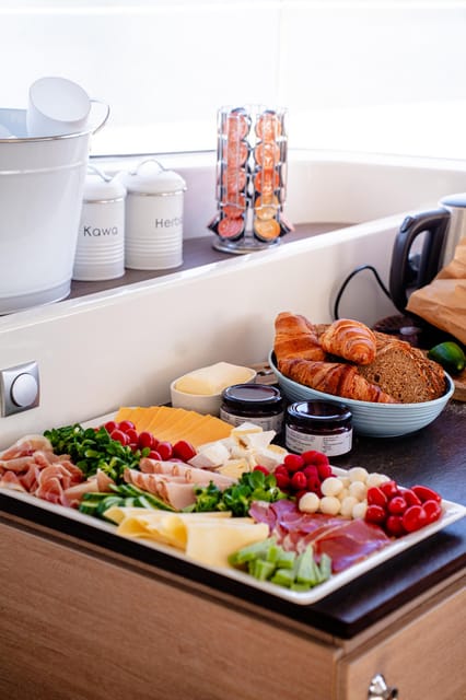 Gdansk/Sopot: Breakfast Cruise on a Catamaran - When you might want to skip it