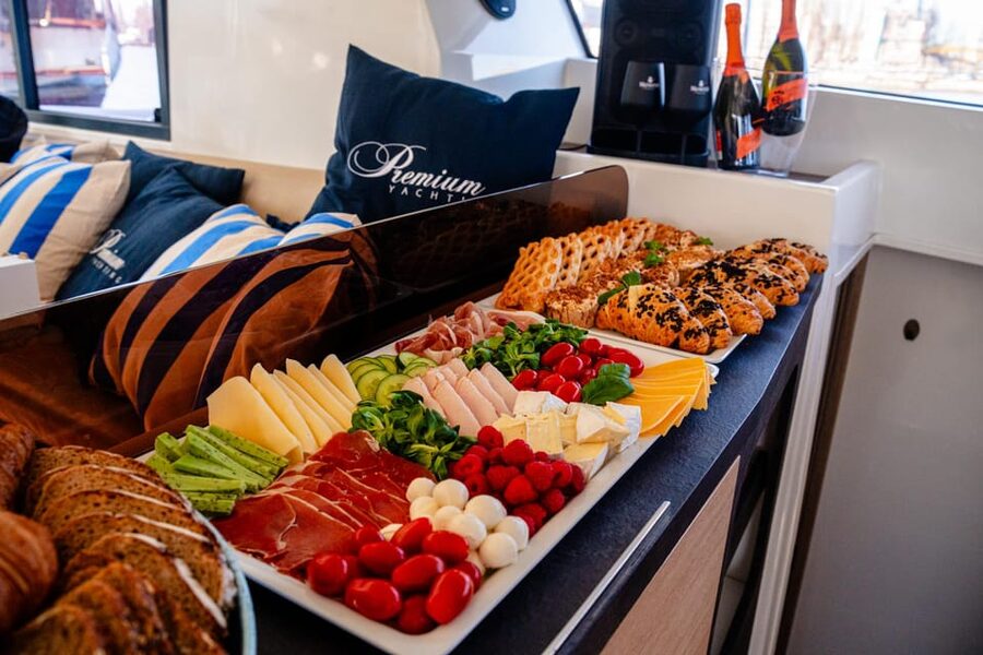 Gdansk/Sopot: Breakfast Cruise on a Catamaran - Who this breakfast cruise is perfect for